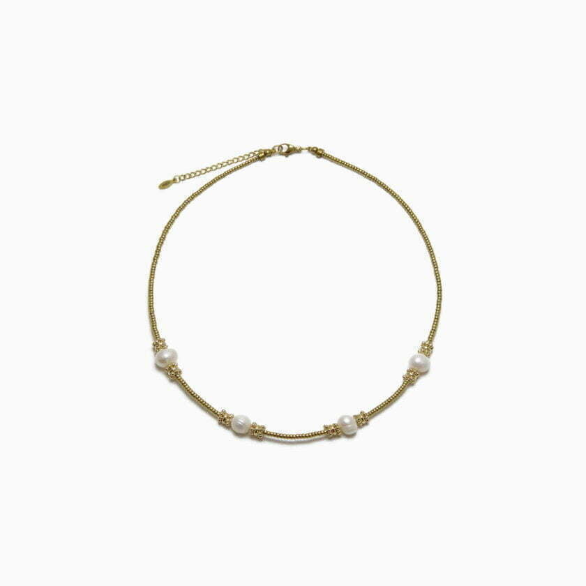 Collier Laura